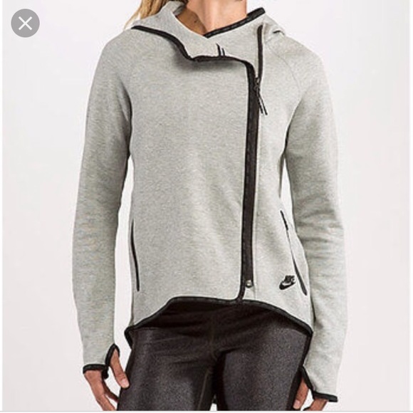 Nike Sweaters - Nike Tech Fleece Cape